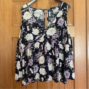 American Eagle - Floral Top with Shoulder Cut Out Detail - Size XL